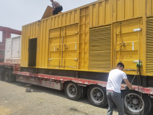 龙州除了负载情况和发动机维护，还有哪些因素会影响 200kw 柴油发电机的油耗？